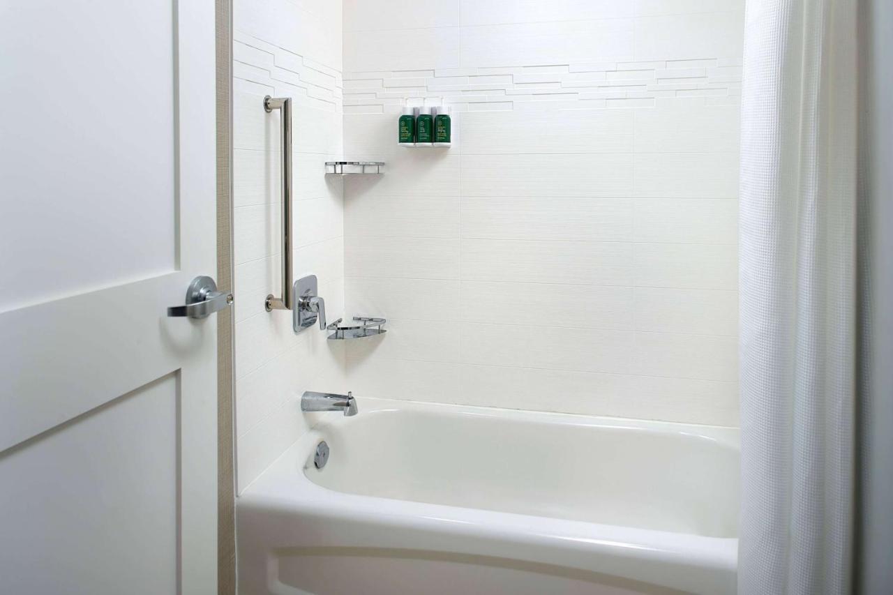 Sonesta Es Suites Raleigh Кари Екстериор снимка