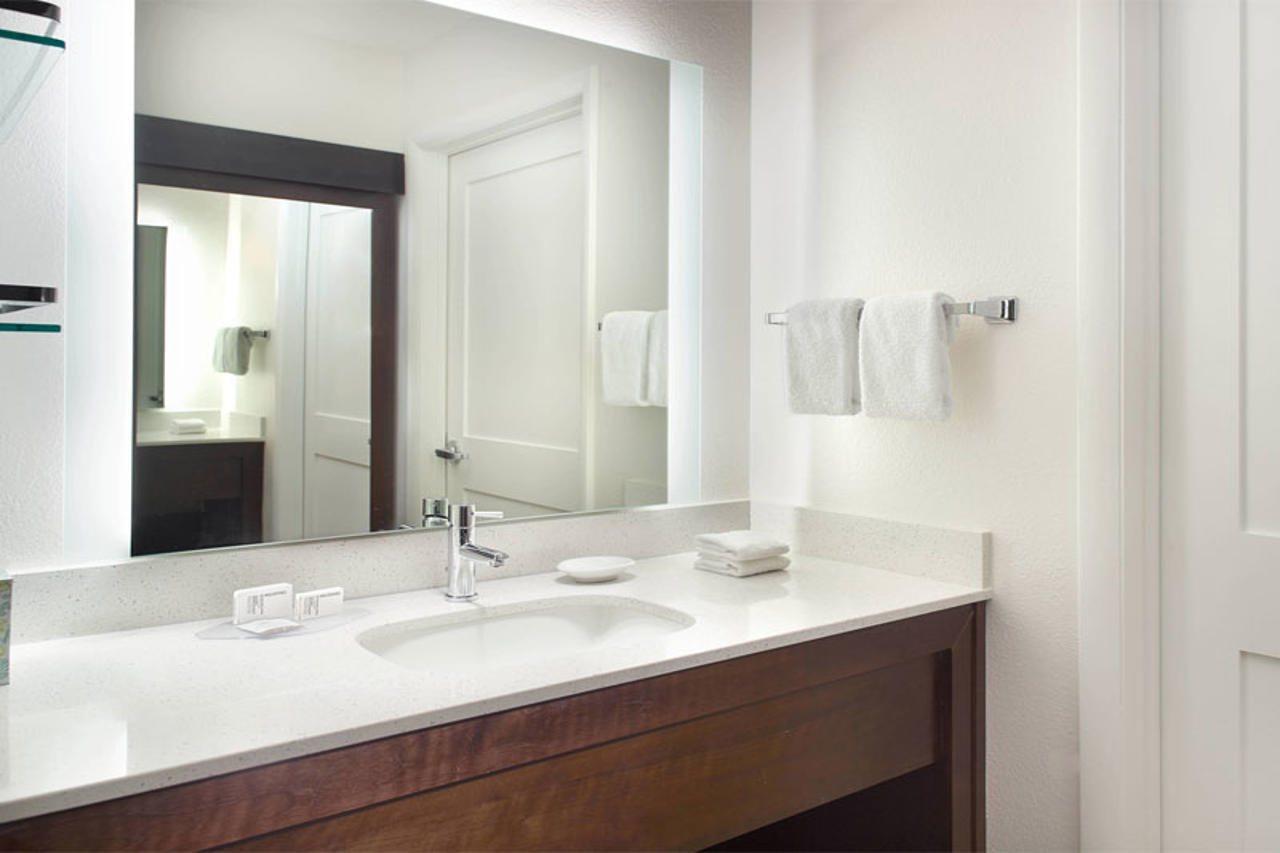 Sonesta Es Suites Raleigh Кари Екстериор снимка